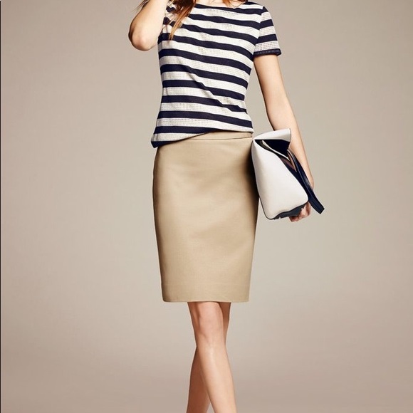 Cute Banana Republic khaki stretch pencil skirt- size 4 - Picture 5 of 5